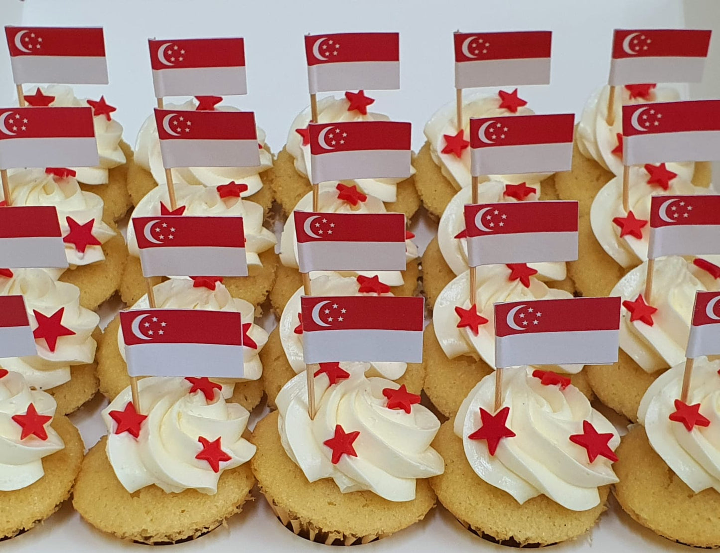 SG National Day Mini Cupcakes - Flag Topper (Box of 20) - Cuppacakes.com.sg Singapore