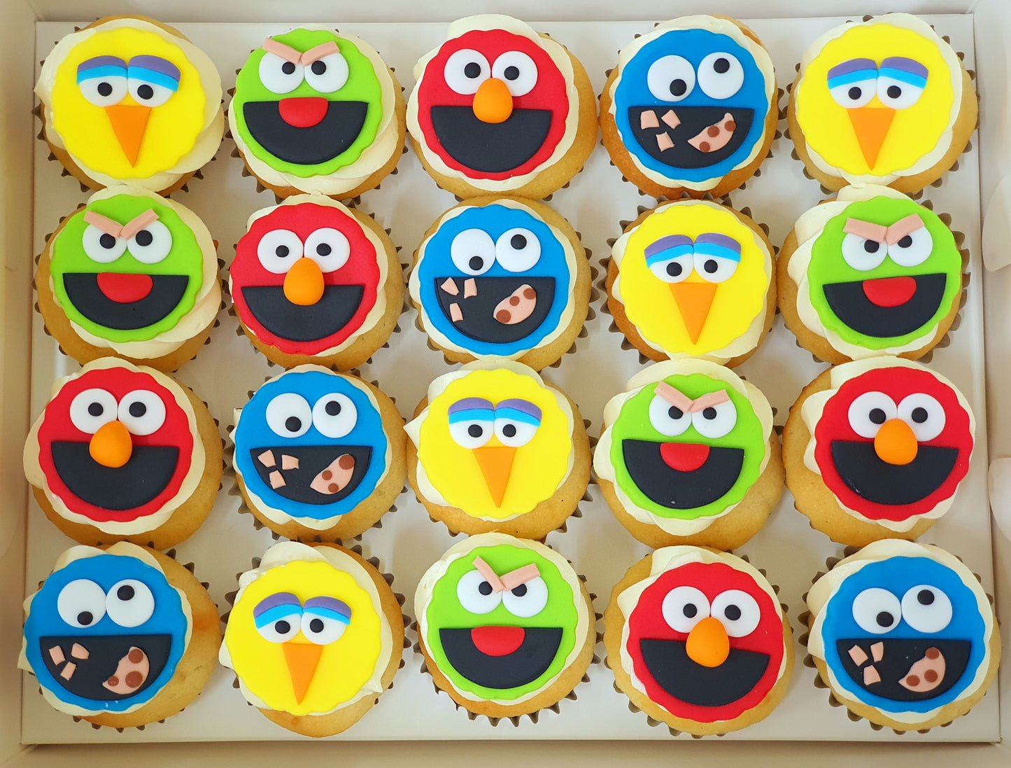 Sesame Street Mini Cupcakes (Box of 20)